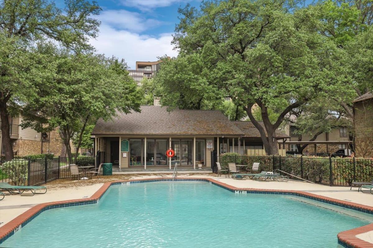Apartment Heart Of - Cozy 2bed Pool Dallas